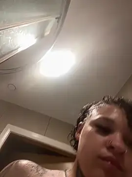 urprettygirlleenay online show from 04/21/26, 07:28