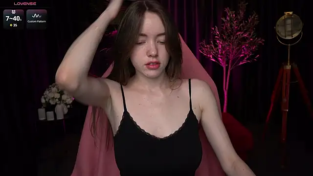 Velouraa online show from 03/21/26, 10:57