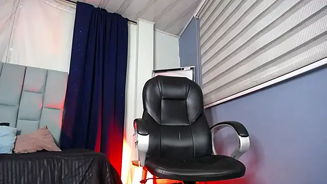 Emilyy05  online show from 01/18/26, 03:10