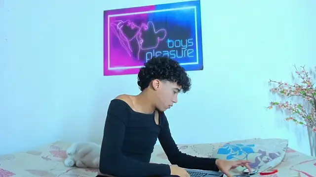 Pleasure boys hot online show from 04/05/26, 05:43