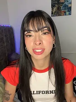 junorise23 online show from 03/18/26, 03:42