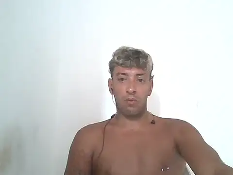 Snapshot of alpalo420 chatting on 01/12/26, 12:32 alpalo420 online show from 01/12/26, 12:32