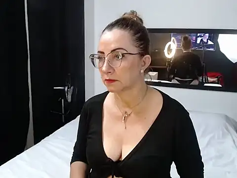 liss curly online show from 01/14/26, 11:53