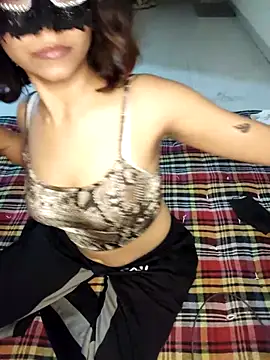 Snapshot of Sizzler_0011 chatting on 12/21/25, 07:21 Sizzler 0011 online show from 12/21/25, 07:21