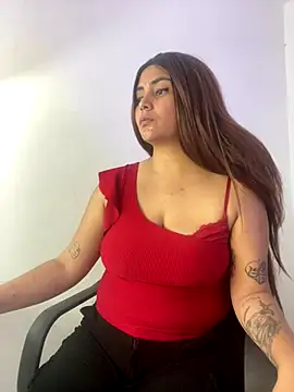 Snapshot of CHLOE_EF chatting on 12/20/25, 03:13 CHLOE EF online show from 12/20/25, 03:13