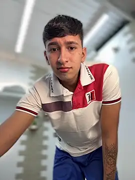 Snapshot of neithan_sleitherx chatting on 02/18/26, 01:07 neithan sleitherx online show from 02/18/26, 01:07