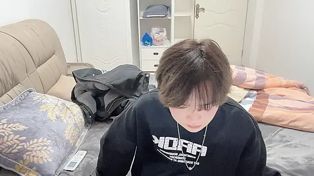 junnan001 online show from 12/20/25, 03:19