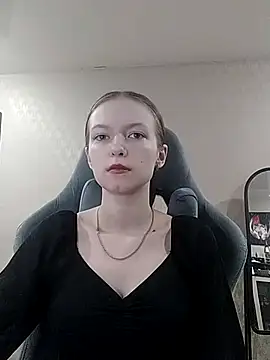 Yzi online show from 12/23/25, 09:51