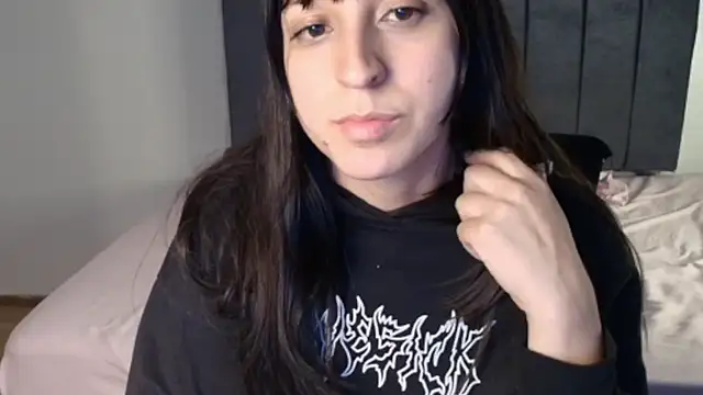 Snapshot of Sofii_unicorn chatting on 04/26/26, 03:48 Sofii unicorn online show from 04/26/26, 03:48