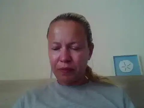 Snapshot of jennyblondeuk chatting on 05/22/26, 06:13 jennyblondeuk online show from 05/22/26, 06:13