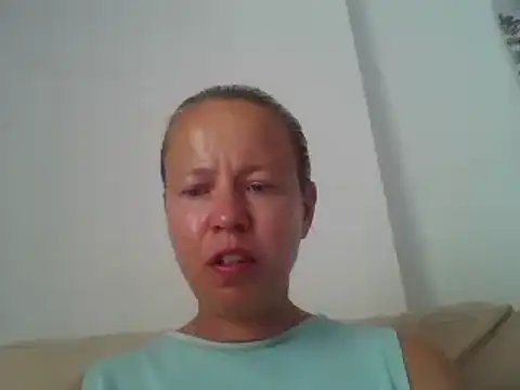 Snapshot of jennyblondeuk chatting on 05/31/26, 03:19 jennyblondeuk online show from 05/31/26, 03:19