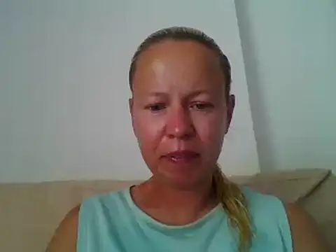 Snapshot of jennyblondeuk chatting on 06/02/26, 02:41 jennyblondeuk online show from 06/02/26, 02:41