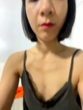 Elly-y online show from 12/21/25, 12:40