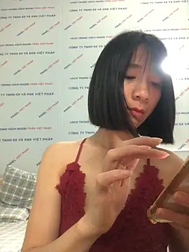 Elly-y online show from 12/22/25, 02:25