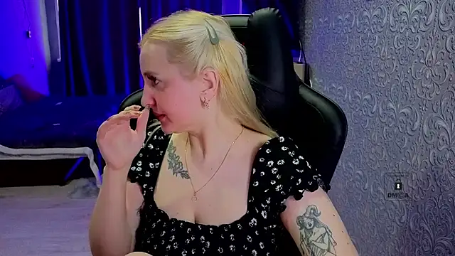 Eva Vibe  online show from 04/10/26, 07:35