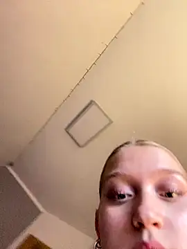 EmmiPemmi online show from 12/21/25, 01:51