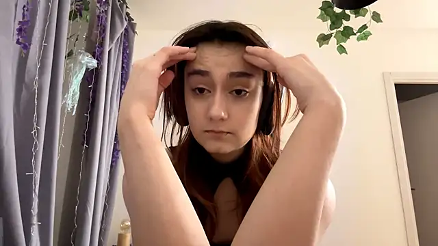 Snapshot of LoftingMumps chatting on 12/22/25, 01:46 LoftingMumps online show from 12/22/25, 01:46