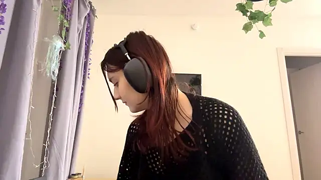 Snapshot of LoftingMumps chatting on 01/14/26, 12:05 LoftingMumps online show from 01/14/26, 12:05