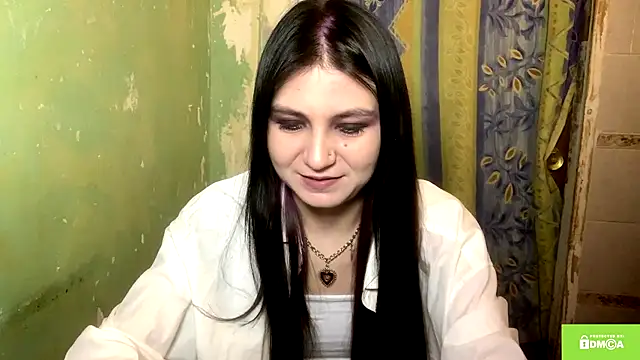 Snapshot of EstherKiester chatting on 01/05/26, 09:29 EstherKiester online show from 01/05/26, 09:29