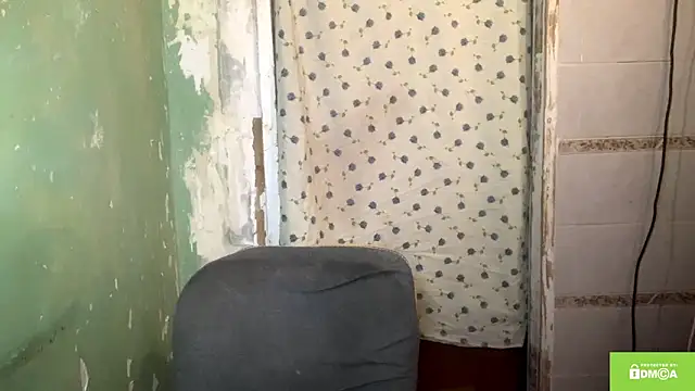 Snapshot of EstherKiester chatting on 01/09/26, 09:38 EstherKiester online show from 01/09/26, 09:38