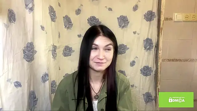 Snapshot of EstherKiester chatting on 01/13/26, 09:42 EstherKiester online show from 01/13/26, 09:42