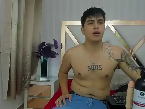 Snapshot of ThomasThund chatting on 01/09/26, 12:52 ThomasThund online show from 01/09/26, 12:52