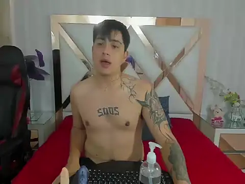 Snapshot of ThomasThund chatting on 01/13/26, 02:22 ThomasThund online show from 01/13/26, 02:22