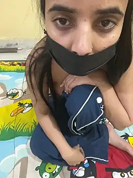 Snapshot of hotcharrryyyy chatting on 02/21/26, 12:33 hotcharrryyyy online show from 02/21/26, 12:33