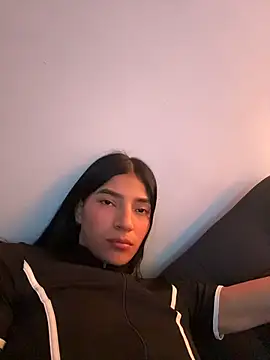 Snapshot of Ema_Rose_ chatting on 06/25/26, 05:12 Ema Rose online show from 06/25/26, 05:12