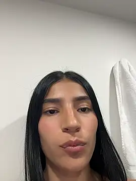 Snapshot of Ema_Rose_ chatting on 07/16/26, 07:09 Ema Rose online show from 07/16/26, 07:09