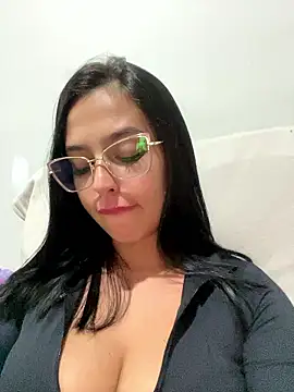 jujuarantes  2026 online show from 01/17/26, 10:13