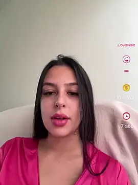Snapshot of jujuarantes__2026 chatting on 06/02/26, 01:35 jujuarantes 2026 online show from 06/02/26, 01:35