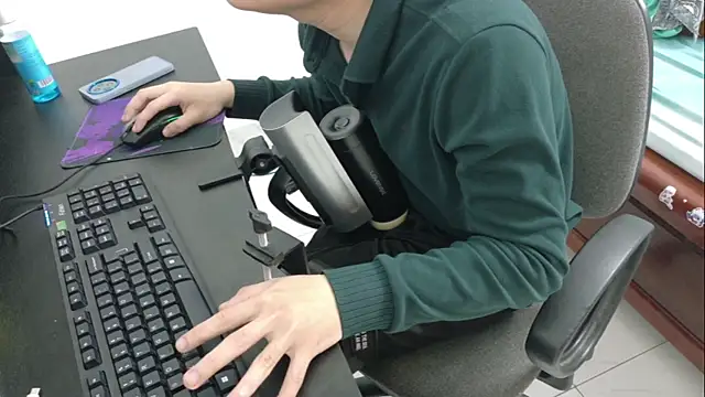 Snapshot of -_kur_- chatting on 12/21/25, 11:50 - kur - online show from 12/21/25, 11:50