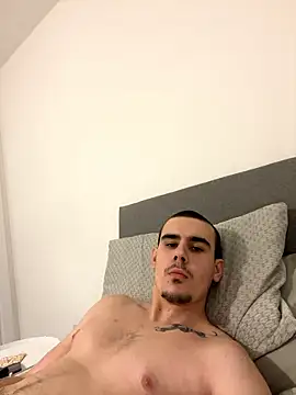 Snapshot of harveyterrence chatting on 01/14/26, 01:33 harveyterrence online show from 01/14/26, 01:33