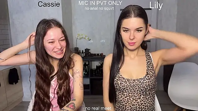 Snapshot of girls_secrets chatting on 02/26/26, 10:25 girls secrets online show from 02/26/26, 10:25