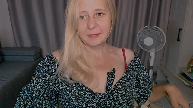 MiLenaMilf online show from 09/25/25, 02:59