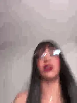 Snapshot of ValentinaEvanz chatting on 05/27/26, 02:58 ValentinaEvanz online show from 05/27/26, 02:58