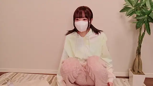 Mia--meow-- online show from 01/13/26, 05:18