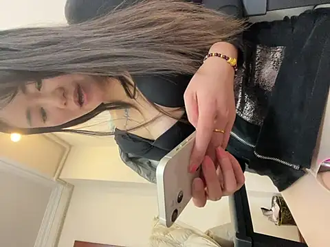 Molly-xiao online show from 01/19/26, 02:32