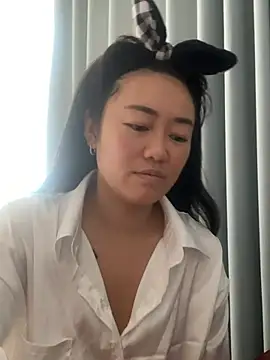 Snapshot of Molly-xiao chatting on 05/02/26, 03:55 Molly-xiao online show from 05/02/26, 03:55