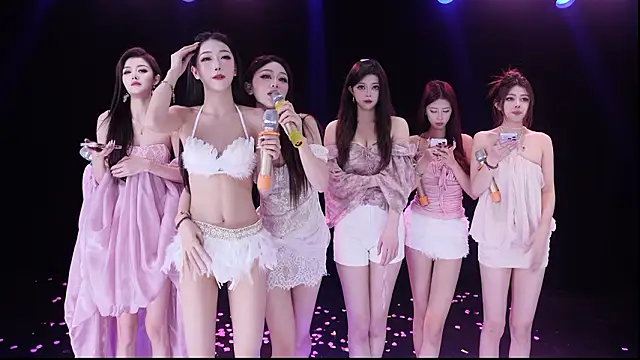 Snapshot of RV-525- chatting on 02/03/26, 02:53 RV-525- online show from 02/03/26, 02:53