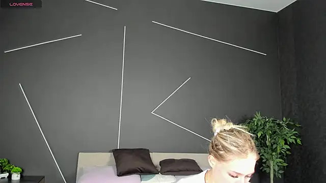 ChloeAlba online show from 05/01/26, 03:11