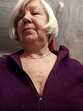 KlaudiaDarling online show from 01/14/26, 08:47