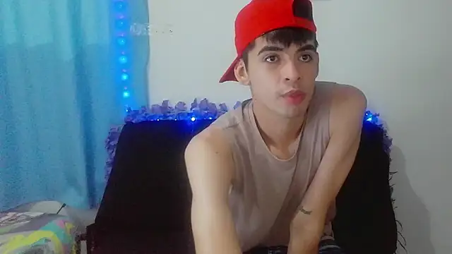 Snapshot of nico22love chatting on 01/31/26, 08:07 nico22love online show from 01/31/26, 08:07