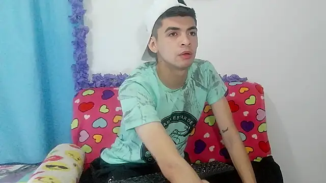 Snapshot of nico22love chatting on 02/13/26, 01:07 nico22love online show from 02/13/26, 01:07