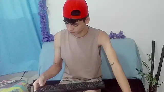 Snapshot of nico22love chatting on 02/23/26, 07:44 nico22love online show from 02/23/26, 07:44