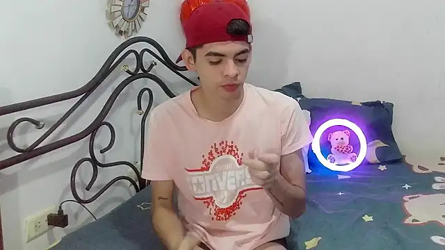 Snapshot of nico22love chatting on 02/26/26, 03:55 nico22love online show from 02/26/26, 03:55