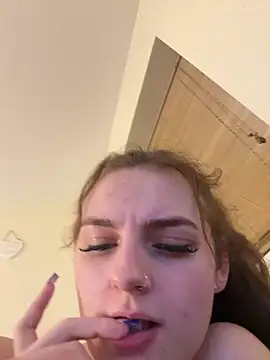 Lola-rosexx online show from 04/28/26, 02:27