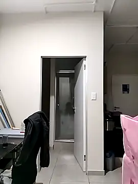 Snapshot of Bra-G chatting on 02/04/26, 05:30 Bra-G online show from 02/04/26, 05:30