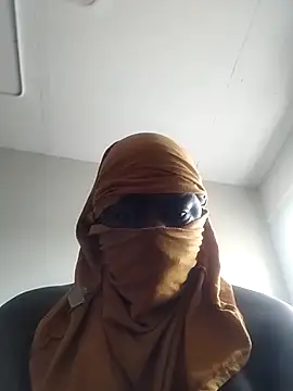 Snapshot of Bra-G chatting on 02/27/26, 06:57 Bra-G online show from 02/27/26, 06:57